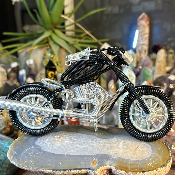 🔥SALE🔥 Hand Made Wire Wrapped Motorcycle! - Picture 4 of 13